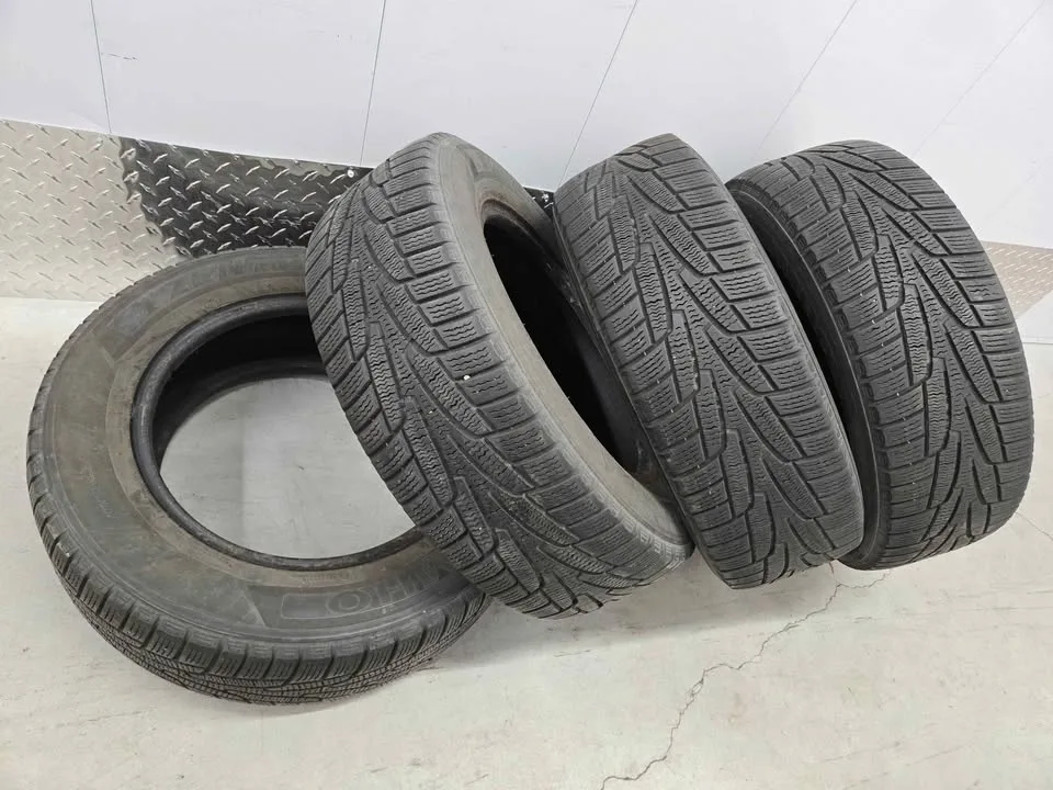 Winter Tire Set- 195/65R15 image indicator(7)