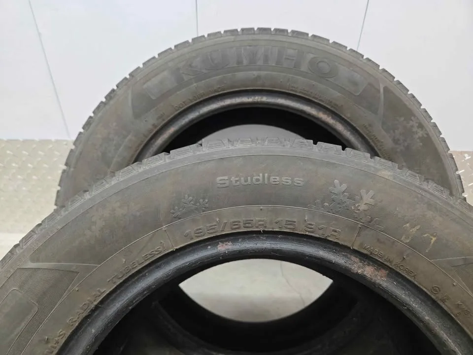 Winter Tire Set- 195/65R15 image indicator(9)