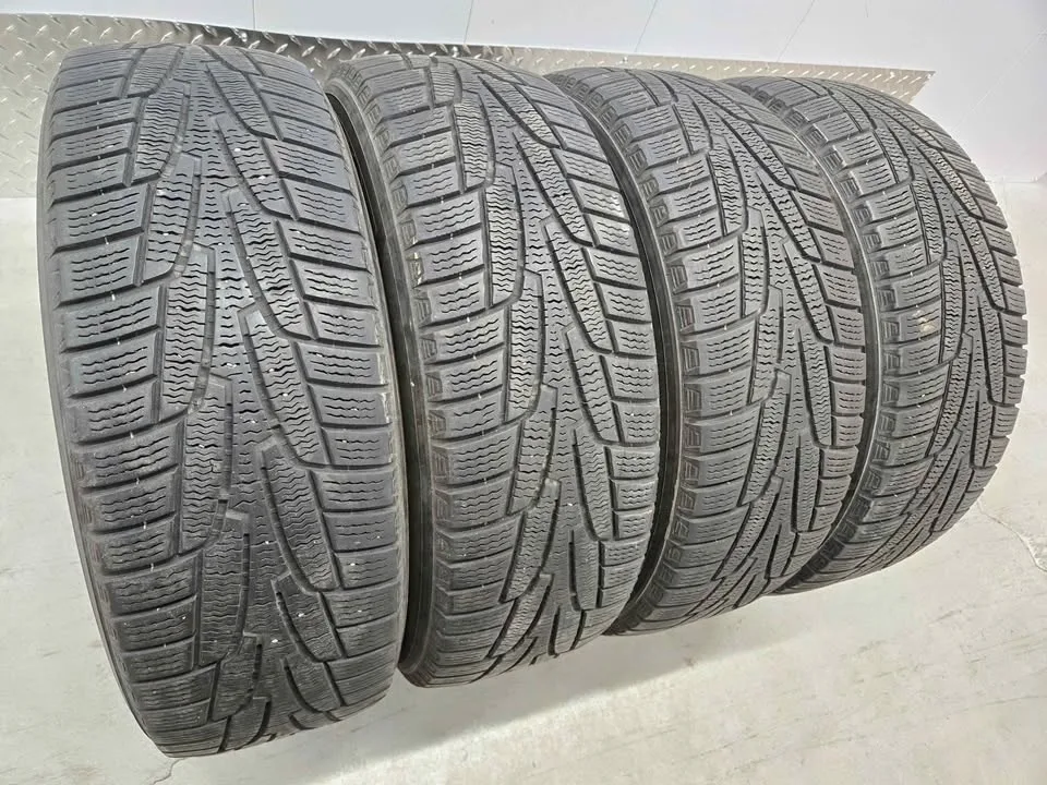 Winter Tire Set- 195/65R15 image indicator(10)