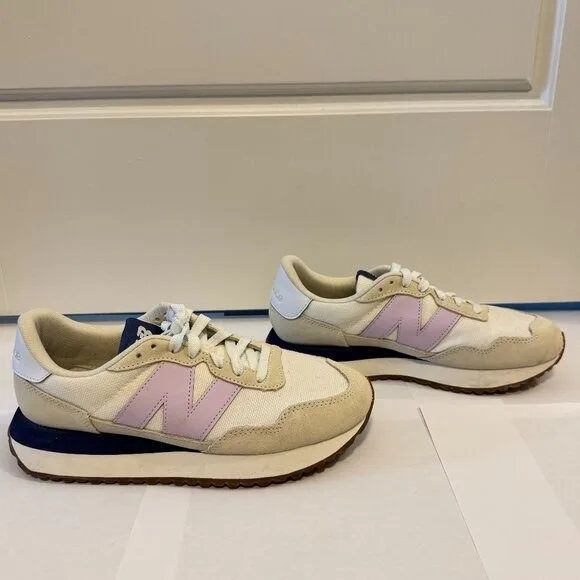 New Balance 237 Women’s Sneakers Beige Canvas Purple N image indicator(2)