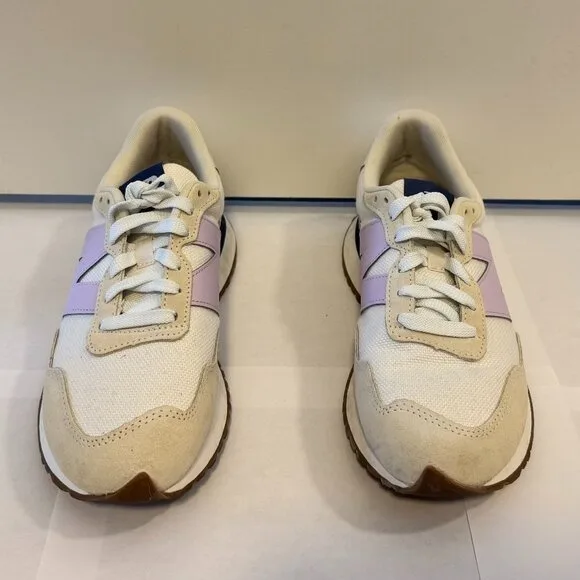 New Balance 237 Women’s Sneakers Beige Canvas Purple N image indicator(3)