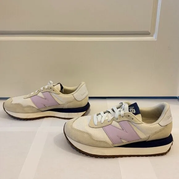 New Balance 237 Women’s Sneakers Beige Canvas Purple N image indicator(4)
