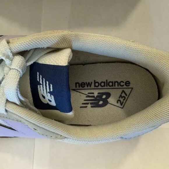 New Balance 237 Women’s Sneakers Beige Canvas Purple N image indicator(6)