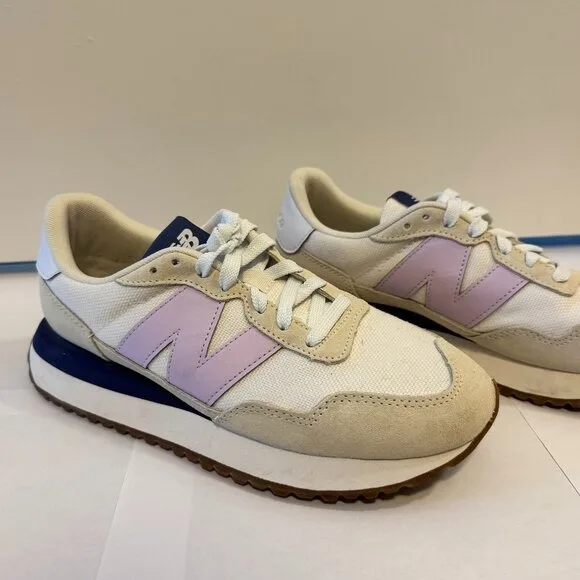 New Balance 237 Women’s Sneakers Beige Canvas Purple N image indicator(9)