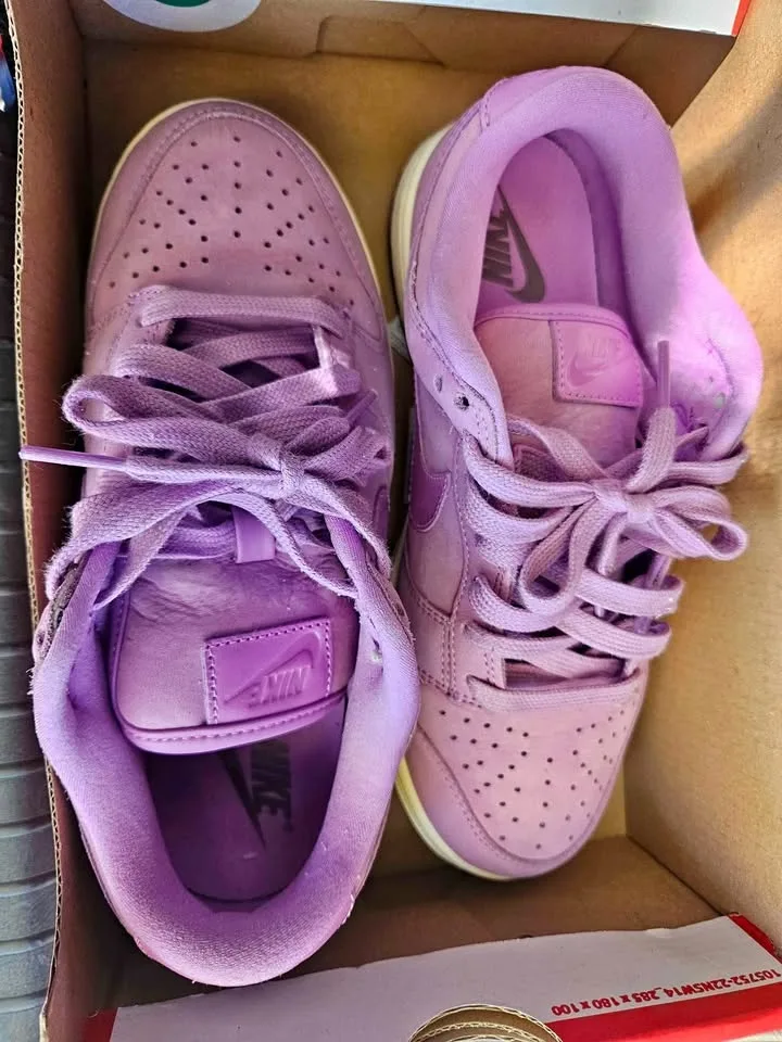 Nike shoes lady size 6