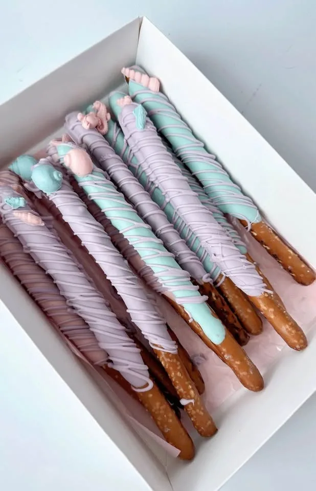 Chocolate Dipped Pretzel Rods image indicator(4)