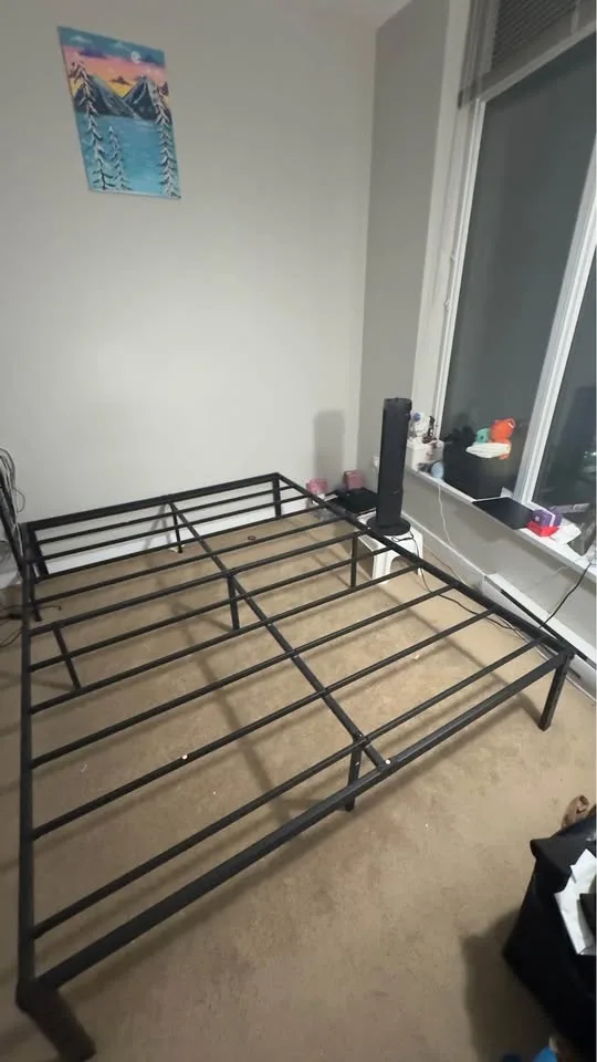 Queen metal bedframe and mattress image indicator(6)