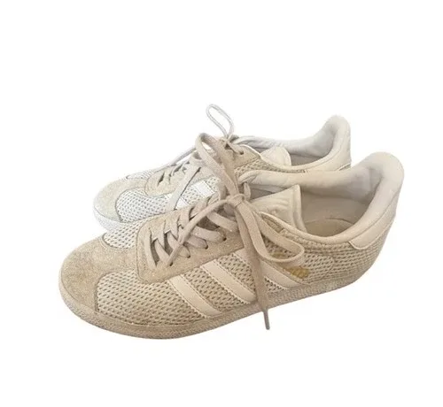 Adidas - GAZELLE- Talc Women's Beige Sneakers - SIZE 6.5👟✨