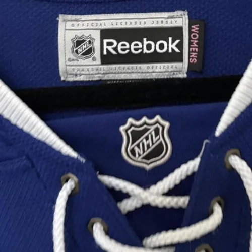 Toronto Maple Leafs Reebok NHL Women’s Hockey Jersey- Large💙✨ image indicator(5)