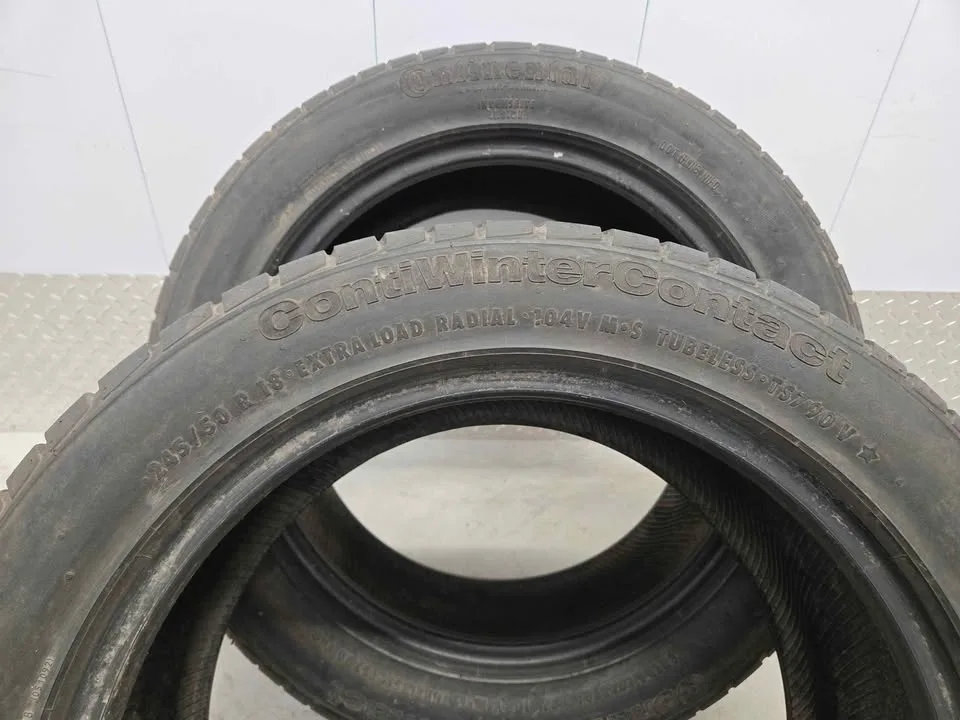 Continental Winter Contact Tires- 245/50R18 image indicator(8)