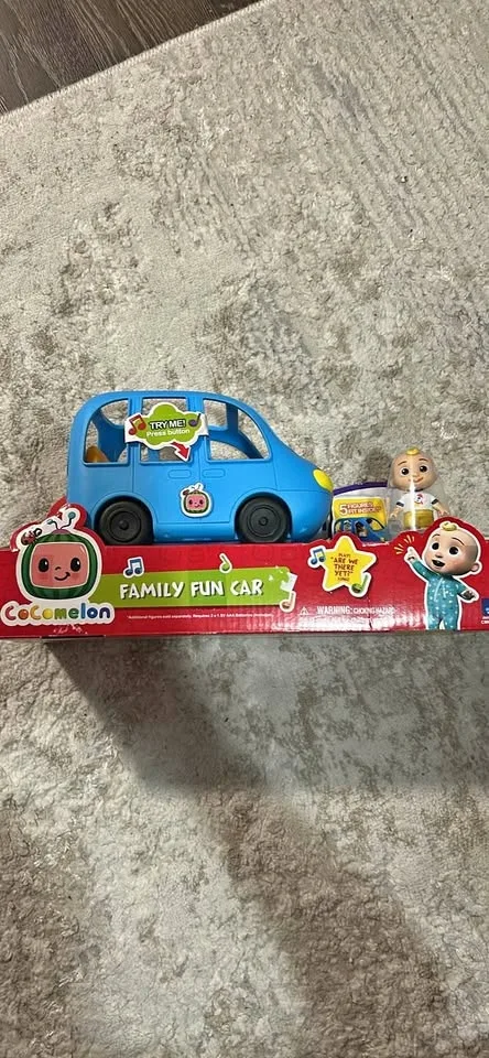 BRAND NEW Cocomelon Family Fun Car
