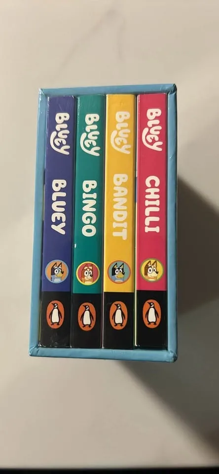 Brand New Bluey Little Library set image indicator(2)