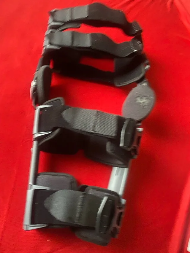 Donjoy Hinged Knee Brace Post, Op ROM Immobilizer Orthopedic image indicator(3)