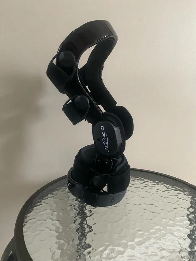 Brand New Large DonJoy Knee Brace for Right Knee image indicator(2)