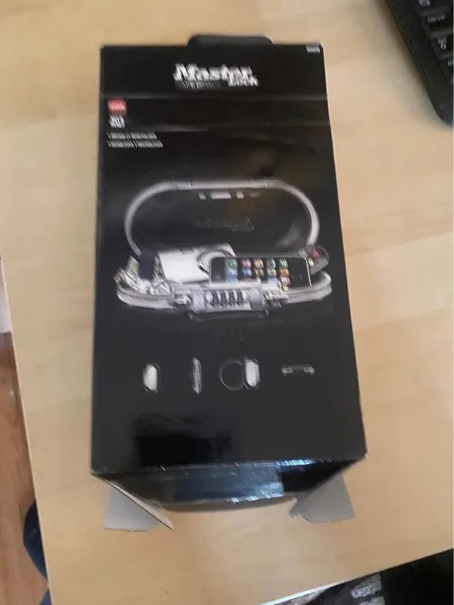 Masterlock Small Portable Safety Box image indicator(3)