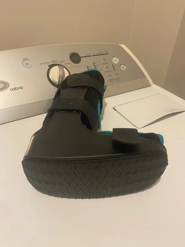 Large Children Pediatric Walker Fracture Boot shoe size 11.5-1.5 image indicator(7)