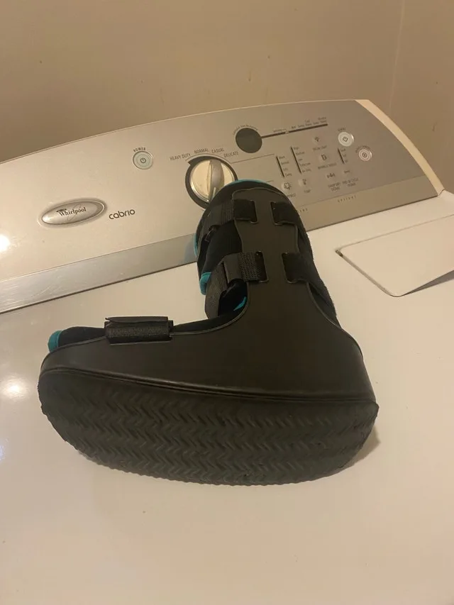 Large Children Pediatric Walker Fracture Boot shoe size 11.5-1.5 image indicator(8)