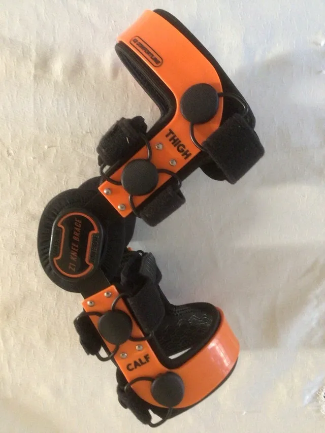 Z1 Size 10 Comfortline Hinged Knee Brace compare to$272.33 image indicator(5)