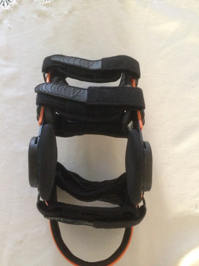 Z1 Size 10 Comfortline Hinged Knee Brace compare to$272.33 image indicator(6)