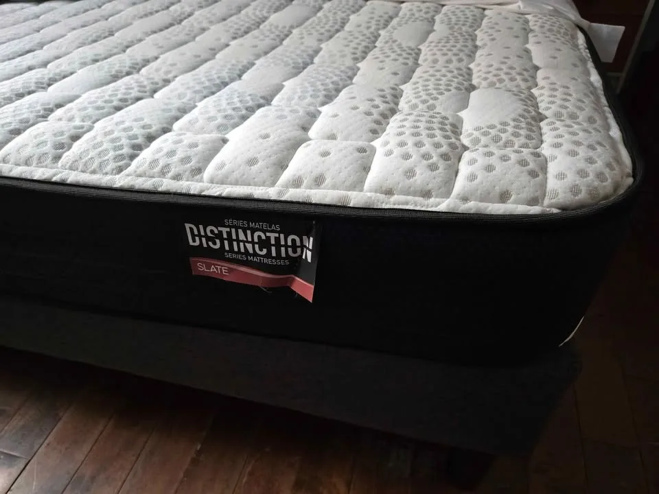 Sleep country queen mattress with bug/water proof protector image indicator(4)
