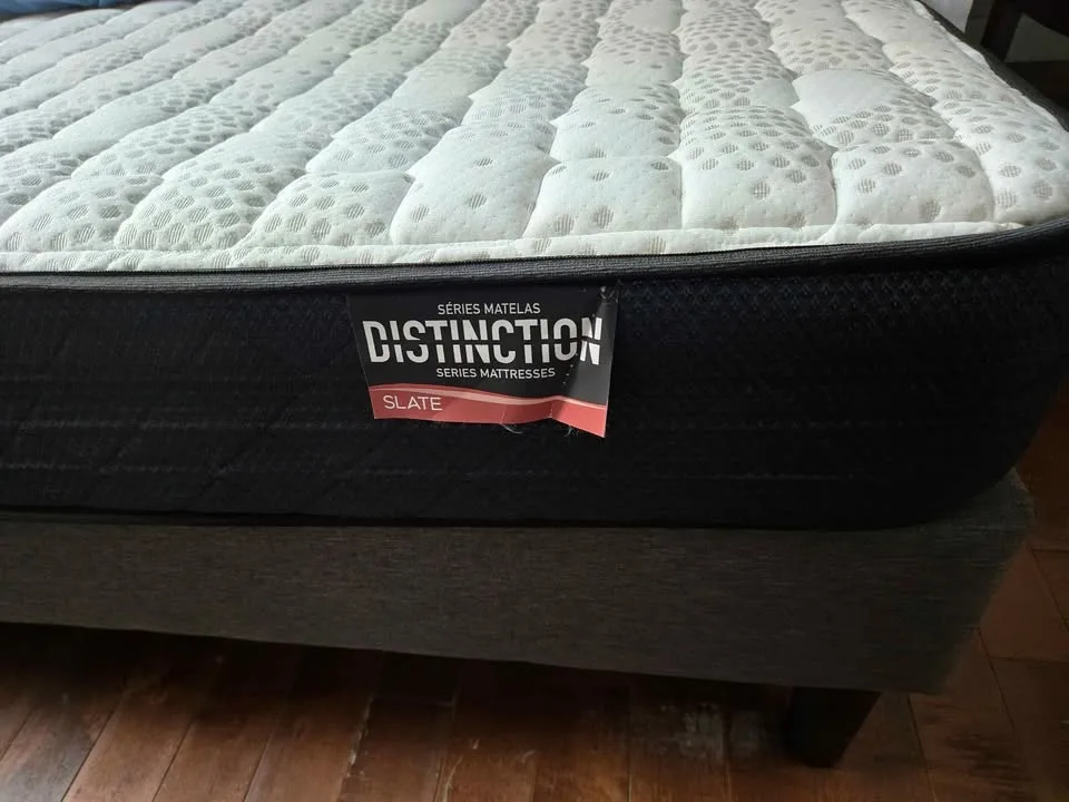 Sleep country queen mattress with bug/water proof protector image indicator(5)