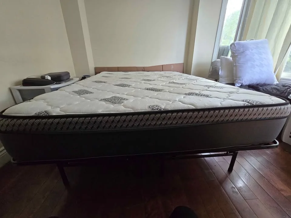 Brand new organic cotton queen mattress image indicator(3)