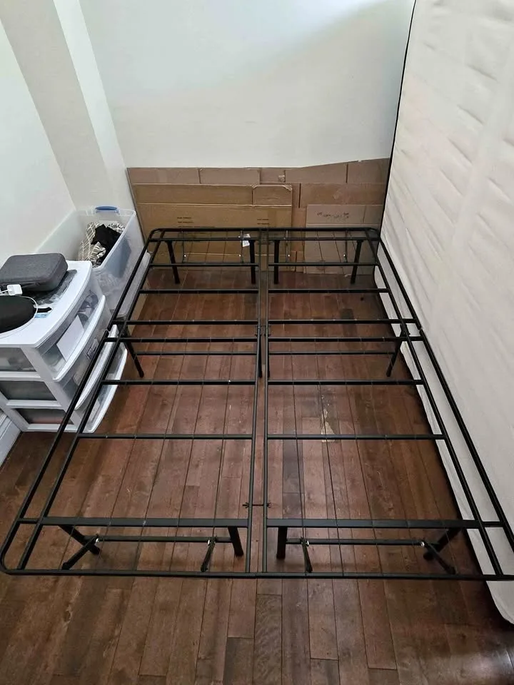 Zinus Queen bed frame