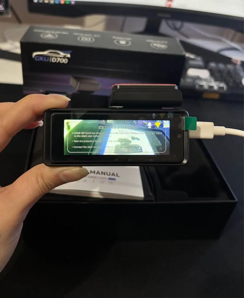 GKU 4K Dash Cam Front and Rear Camera image indicator(3)