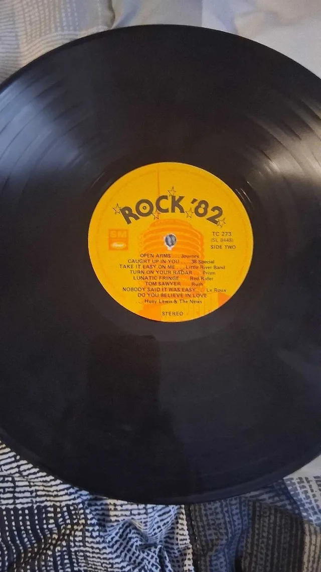 rock 82 vinyl album image indicator(3)
