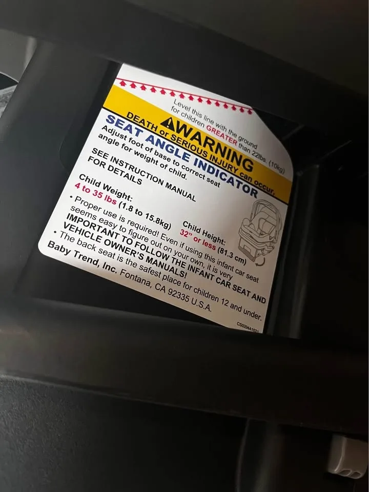 Baby Trend EZ-Lift 35 Infant Car Seat with Cover image indicator(8)