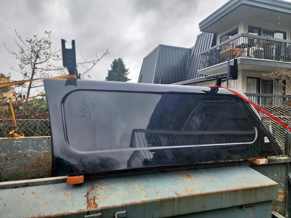 Truck fiberglass canopy with roof rack