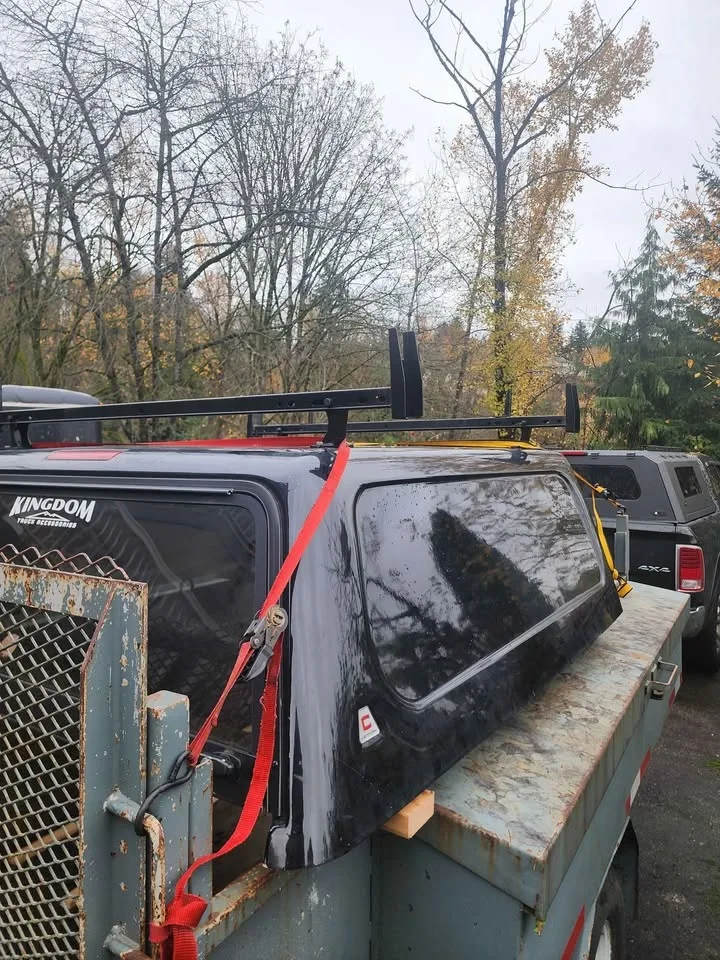 Truck fiberglass canopy with roof rack image indicator(3)