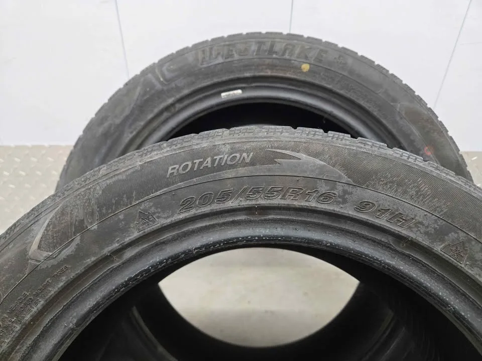 Snowmaster Winter Tires- 205/55R16 image indicator(10)