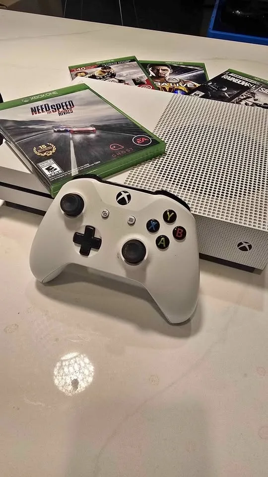 Xbox One S - 1TB