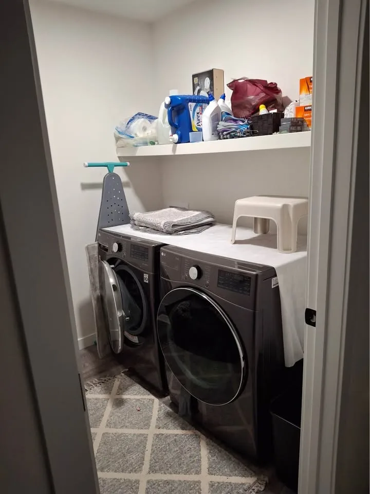 Private room for rent image indicator(2)