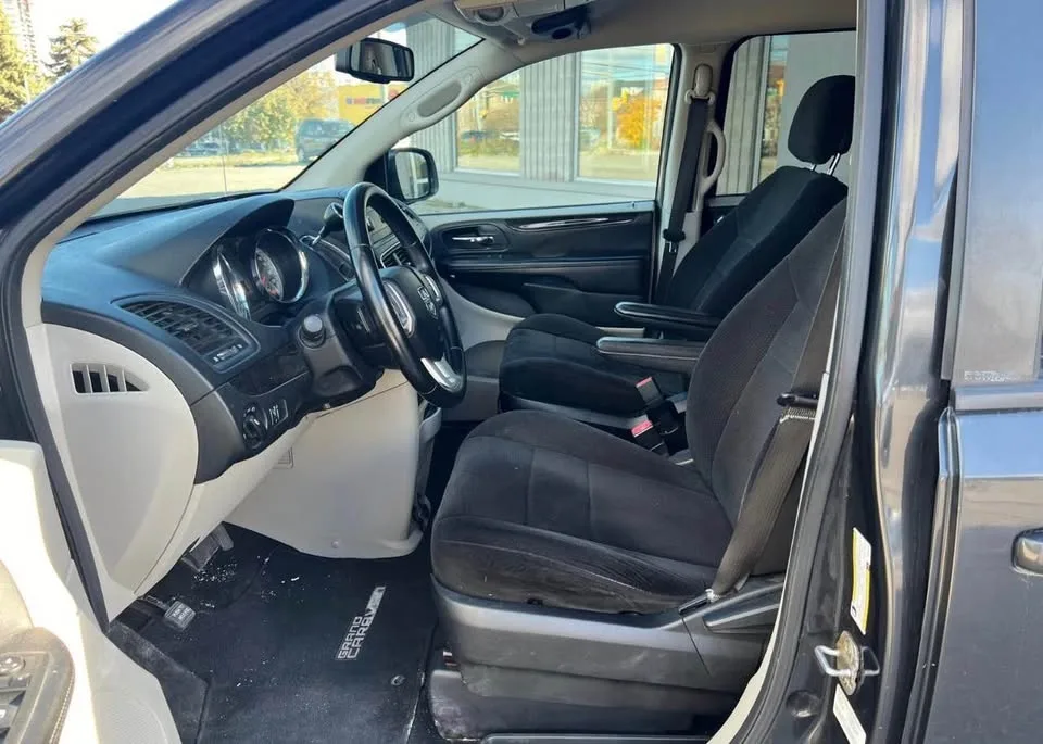 2012 Dodge Caravan image indicator(7)