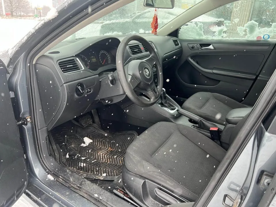 2013 Volkswagen Jetta image indicator(9)