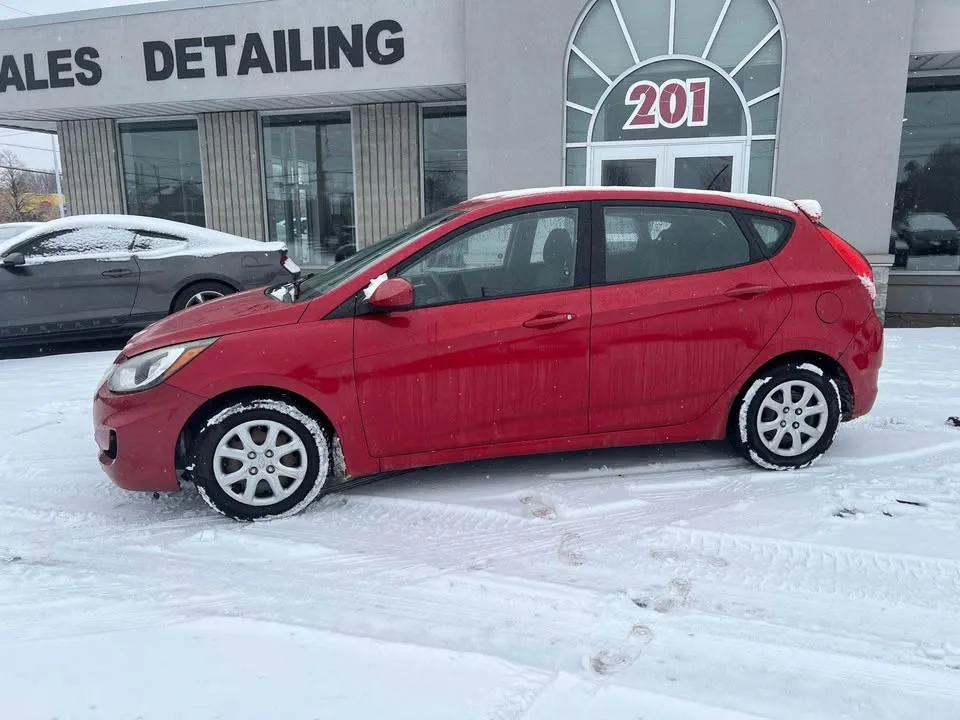 2012 Hyundai Accent image indicator(4)