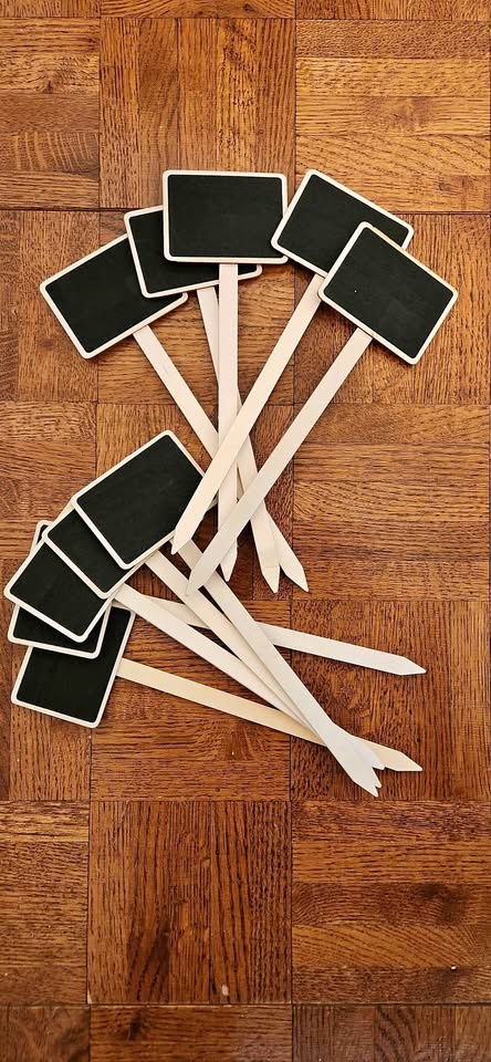 Set of 10 chalkboard stakes