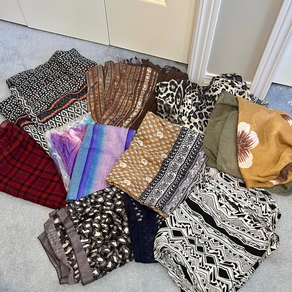 HUGE Collection of Scarves! - photo 2