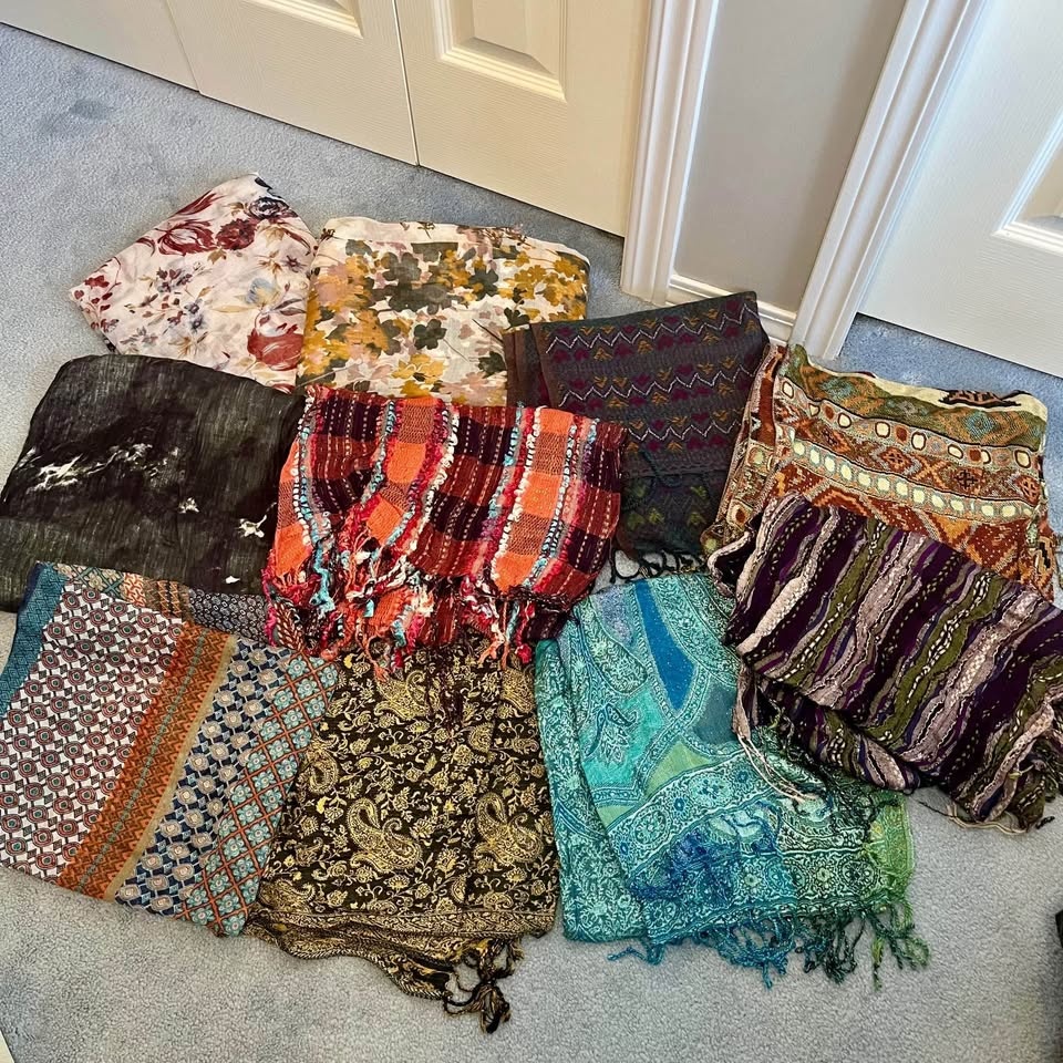 HUGE Collection of Scarves! - photo 3