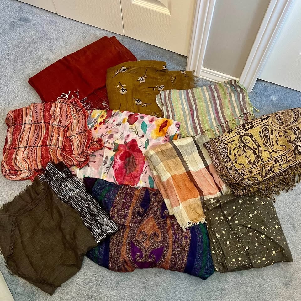 HUGE Collection of Scarves! - photo 5