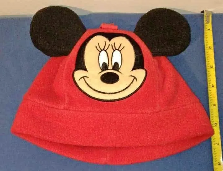 Minnie Mouse Cap + Keychain