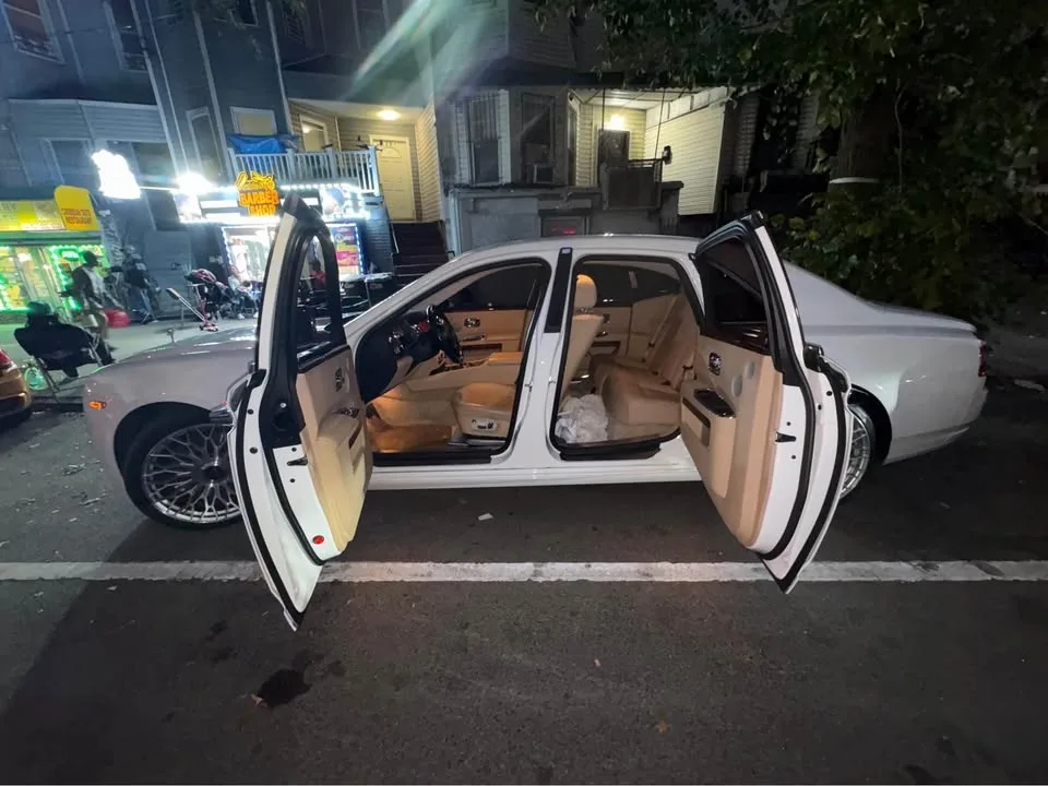 2013 Rolls-Royce Ghost · Extended Sedan 4D image indicator(7)