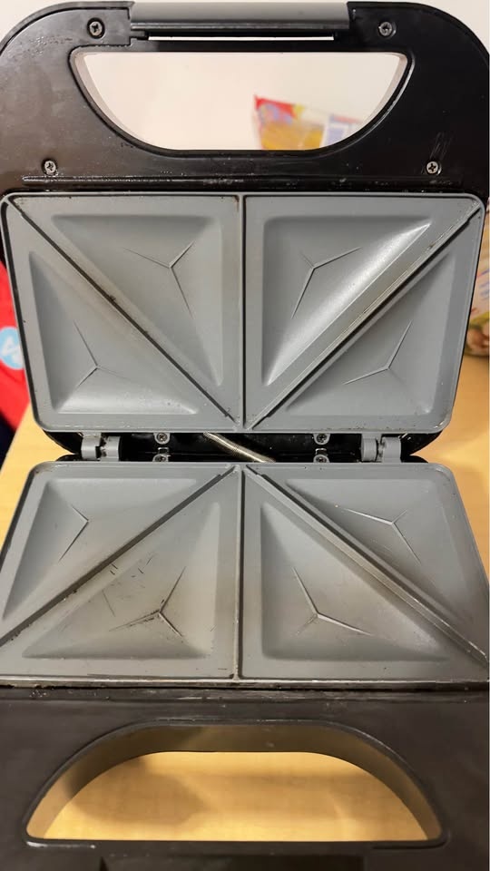 Oster 4-Slice Sandwich Maker / Grill – Stainless Steel - photo 2