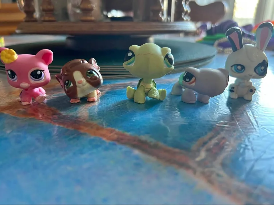 Small littlest pet shop bundle!