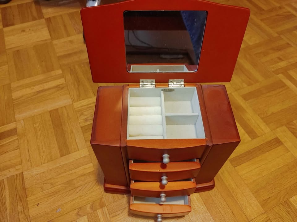 Mele & Co cherry Jewelry box - photo 3