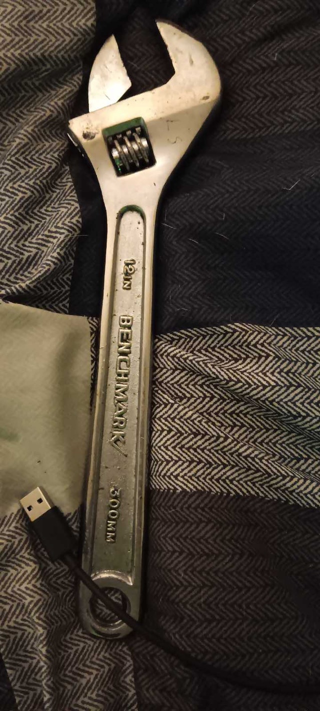 adjustable wrench