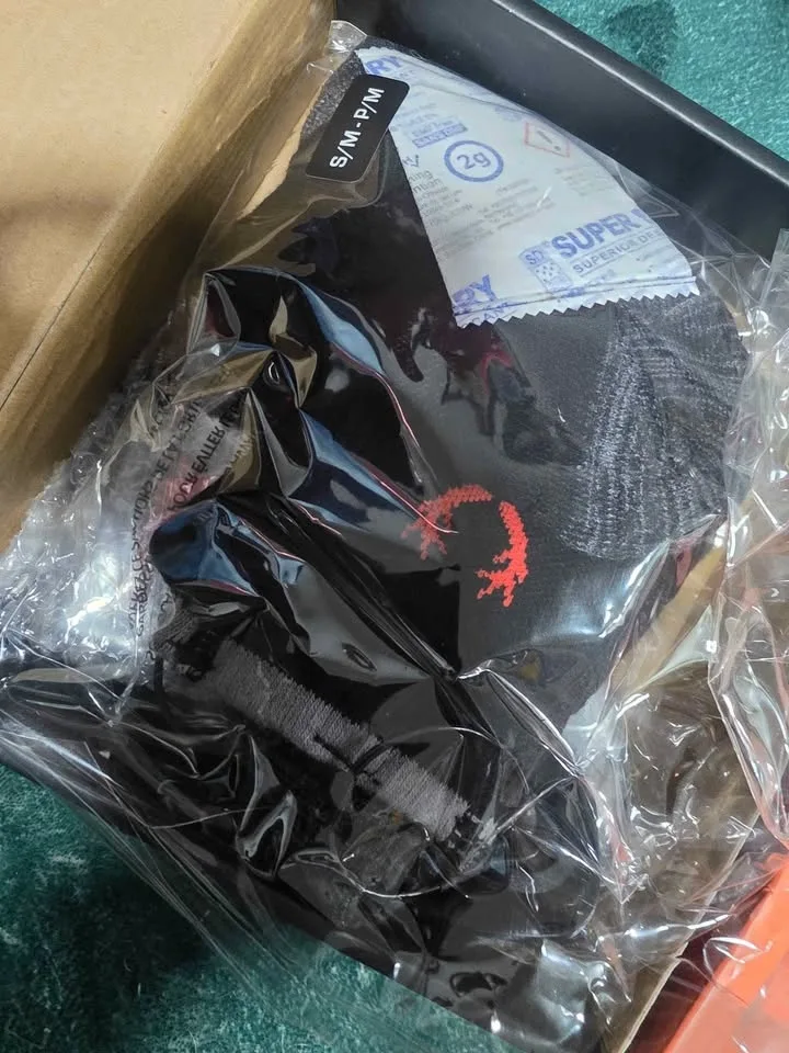 Small or Large Heated Socks - New in Box image indicator(2)