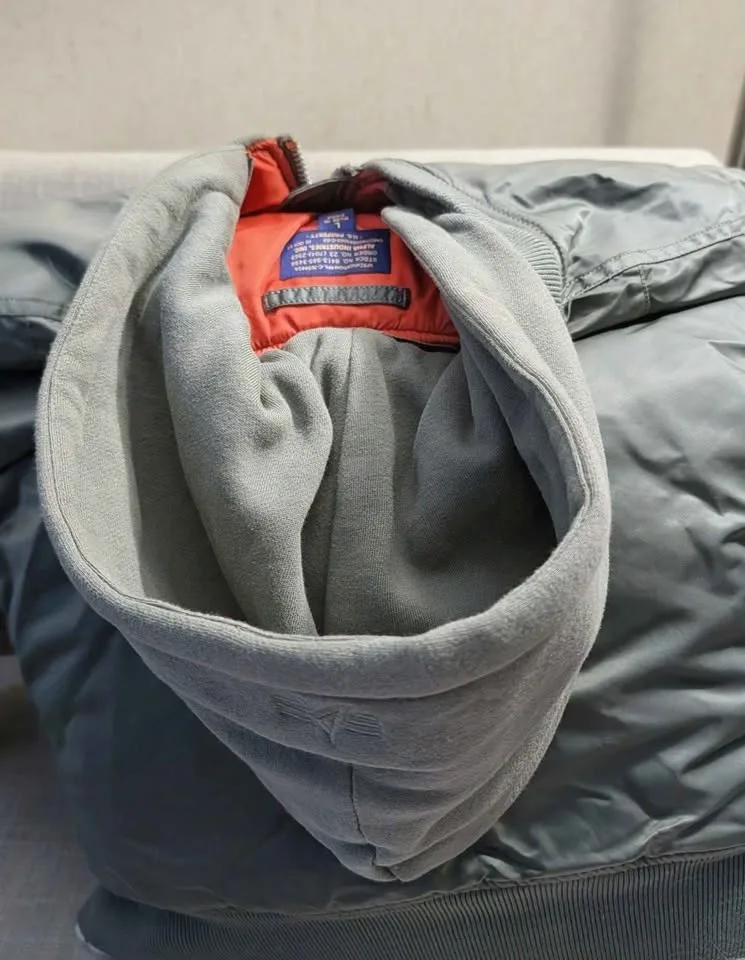 Alpha Industries Green Jacket - kids large- ($75 in Dec) image indicator(6)